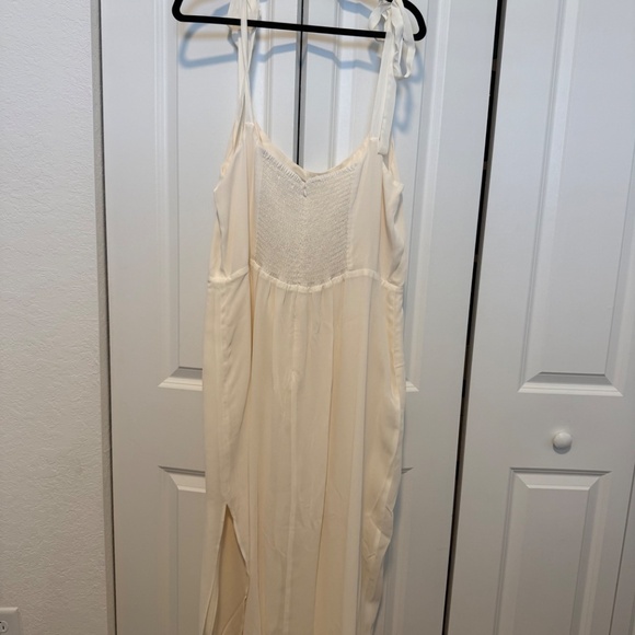 Reformation Besse Dress Ivory - Picture 2 of 4